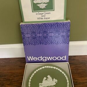 Wedgwood Sage Green and White Decorative Plate